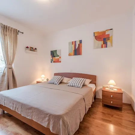 Apartman Sutomiscica 13872b *
