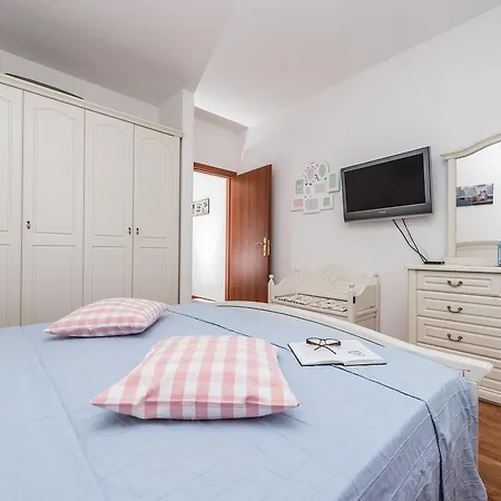 Apartman Sutomiscica 13872b Sestrunj