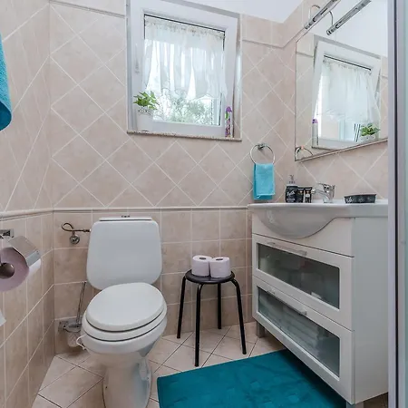 Apartman Sutomiscica 13872b *